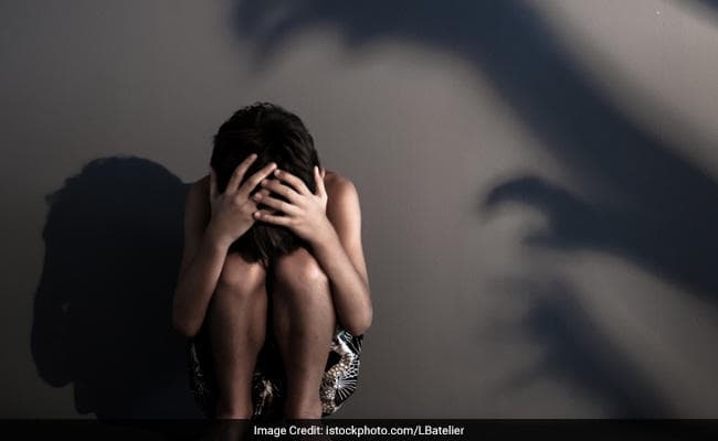 प्ले स्कूल में यौन शोषण का शिकार बना मासूम, स्कूल प्रबंधन ने झाड़ा पल्ला