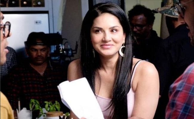 सनी लियोनी की बायोपिक ‘करनजीत कौर- द अनटोल्ड स्टोरी...'' का ट्रेलर रिलीज