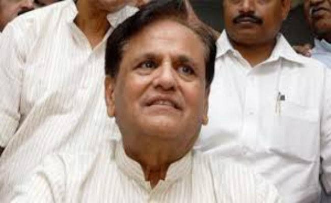 अहमद पटेल के निर्वाचन मामले में सुप्रीम कोर्ट ने भाजपा नेता से मांगा जवाब