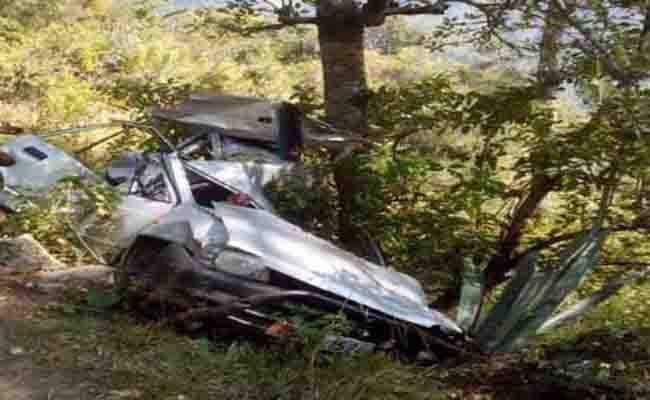 इस्लामपुर में बारातियों की गाड़ी दुर्घटनाग्रस्त, दूल्हा समेत 30 जख्मी, अस्पताल में भर्ती