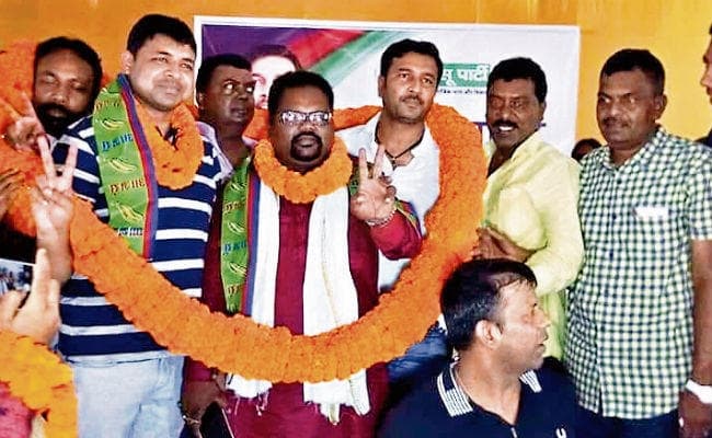 रांची : मिलन समारोह में आजसू सुप्रीमो सुदेश महतो ने कहा, वर्तमान राजनीतिक हालात चुनौतीपूर्ण