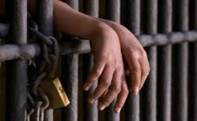 लोहरदगा : गबन के आरोपी जेई को पांच वर्ष की सजा