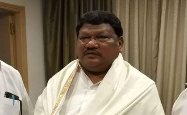 आदिवासियों से बोले केंद्रीय मंत्री जुएल उरांव- विजय माल्या जैसे बनो स्मार्ट और...