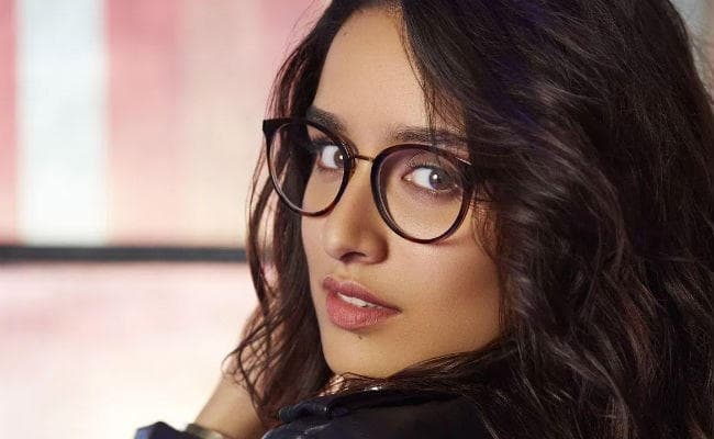 भाई के लिए फिल्में तलाश रही हैं श्रद्धा कपूर