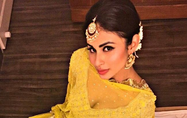 IN PICS: बॉलीवुड में छायी मौनी, मिला चौथी फिल्म में काम