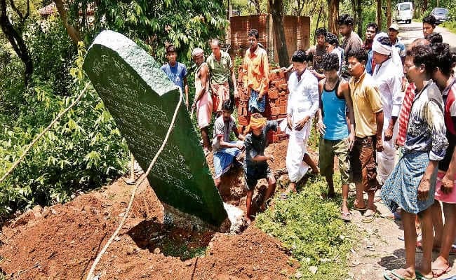 ग्रामसभा की बैठक में सर्वसम्मति से लिया निर्णय, खूंटी के चितरामू में ग्रामीणों ने स्वेच्छा से हटायी पत्थलगड़ी