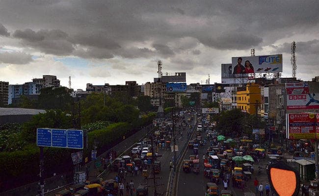 पटना : घुमड़ते रहे बादल, नहीं बरसा पानी, दस वर्षों में इस साल जुलाई में अब तक सबसे कम बारिश