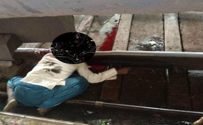 रांची रेलवे स्टेशन के प्लेटफार्म नंबर एक पर युवक ने ट्रेन से कटकर की आत्महत्या