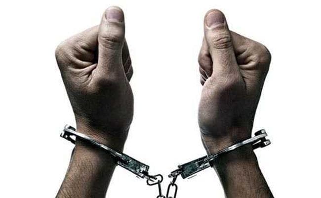 फर्जी दस्तावेज संग तीन महिलाएं अरेस्ट