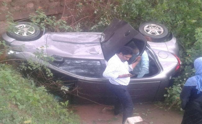 रांची- सिमडेगा रोड पर कार दुर्घटनाग्रस्त, बच्चा घायल