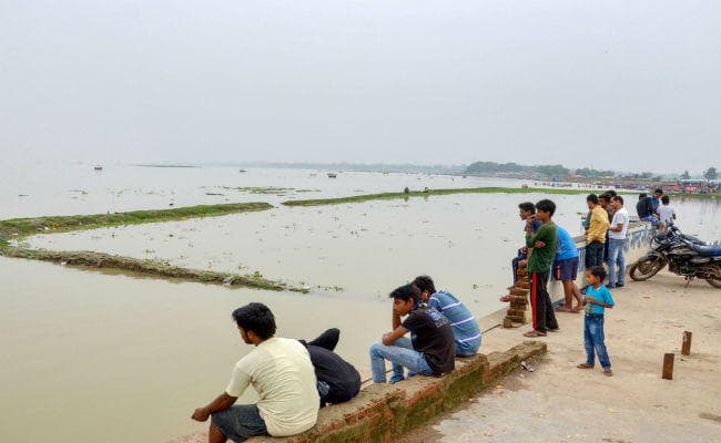 यूपी में बारिश का कहर, बाढ़ से अब तक 70 लोगों की मौत