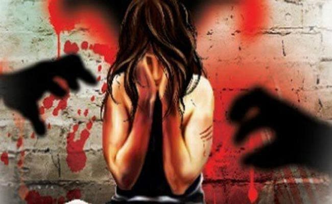 महिला से गैंग रेप, तीन नशेड़ी युवक गिरफ्तार