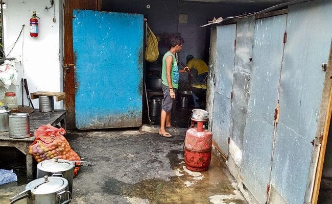 निजी गर्ल्स हॉस्टल, जिम्मेदारों की लापरवाही से हॉस्टल संचालकों को गलतियां छिपाने का मिल जाता है समय