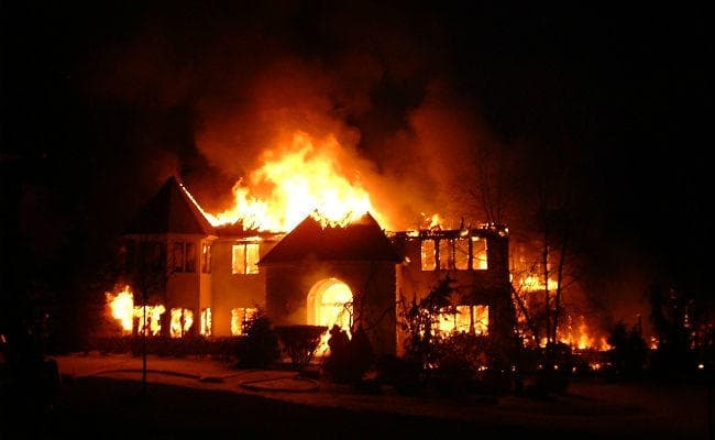 पाकिस्तान में अराजक तत्वों ने 12 बालिका विद्यालयों को किया नेस्तानाबूत