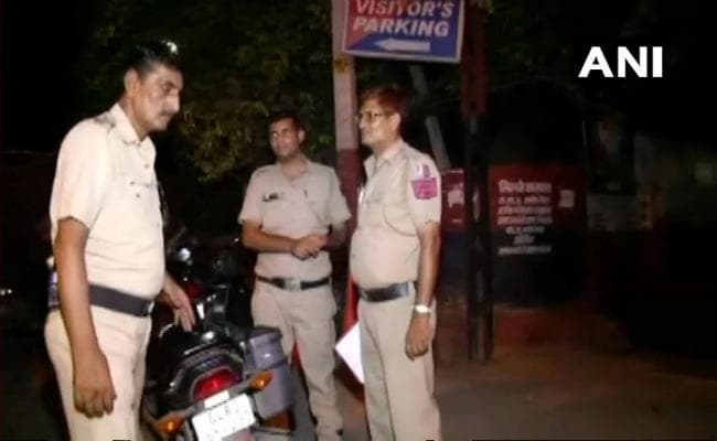 सनकी प्रेमी ने किसी और से सगाई होने पर घर में घुस कर सीए लड़की को मारी गोली