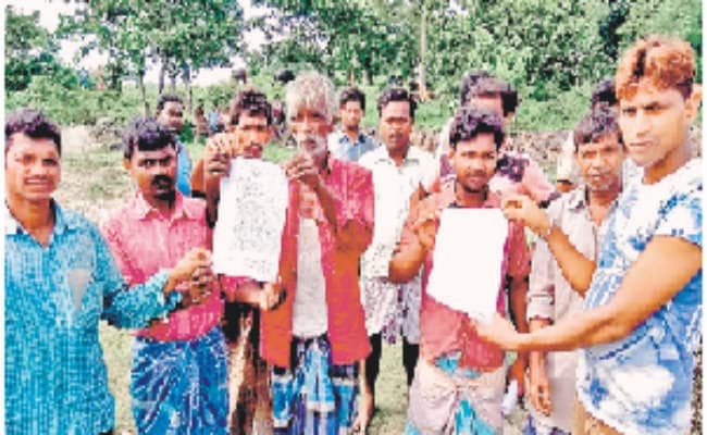 मछली पकड़ने गये मछुआरे से नदी में लूटपाट