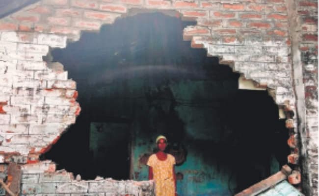 भातखावा चाय बागान के टाली लाइन में गजराज ने मचाया उपद्रव, हाथी ने 10 श्रमिक आवास तोड़े