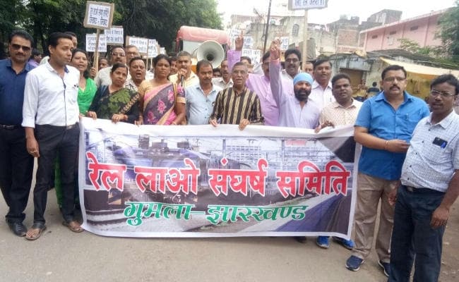 ट्रैन चलाने के लिए रांची से दिल्ली तक आंदोलन करेंगे गुमला के लोग