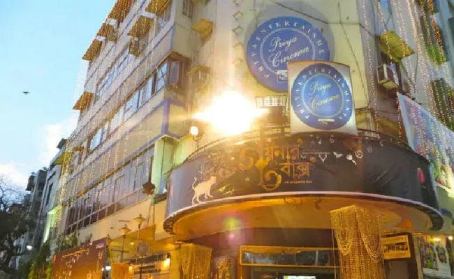 बंगाल प्रिया सिनेमा आगजनी कांड : जांच पूरी होने तक फिल्मों के प्रदर्शन पर रोक