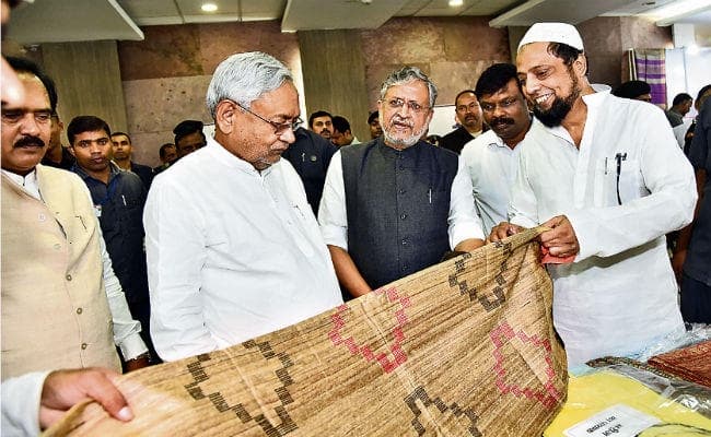 पटना : सुशील कुमार मोदी बोले पीएम बुनकर मुद्रा योजना का लाभ अधिक से अधिक लोगों को मिलेगा