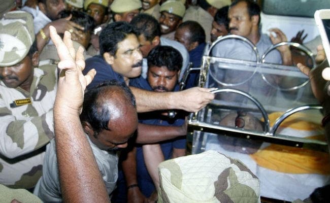 #Karunanidhi : द्रविड़ योद्धा का सफर थमा