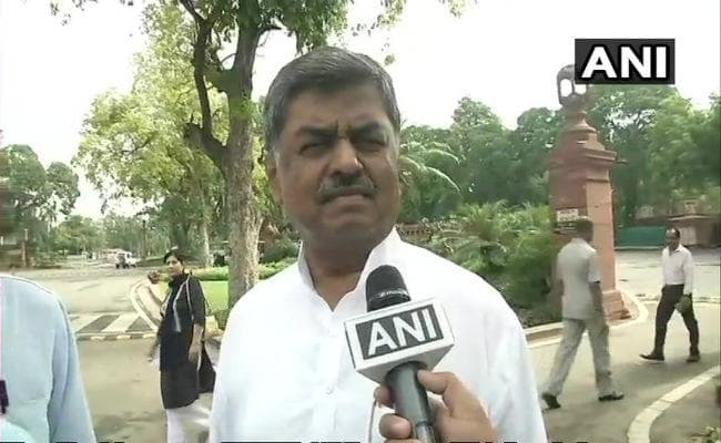 राज्यसभा उपसभापति चुनाव : एनडीए के हरिवंश के मुकाबले विपक्ष ने हरिप्रसाद को उतारा