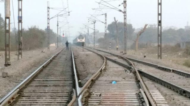 नयी दिल्ली-कालका शताब्दी एक्सप्रेस की चपेट में आकर 20 गायों की मौत