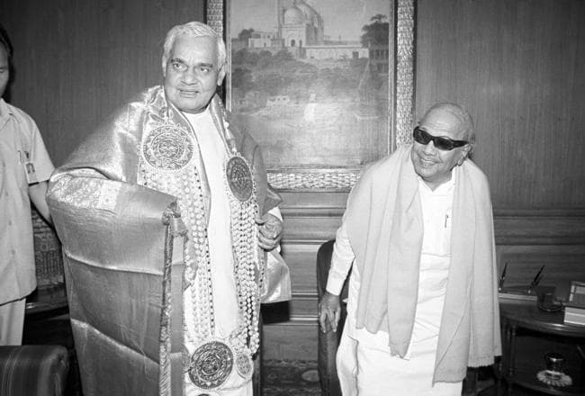 #Karunanidhideath : देखें करुणानिधि की कुछ खास पुरानी तस्वीरें