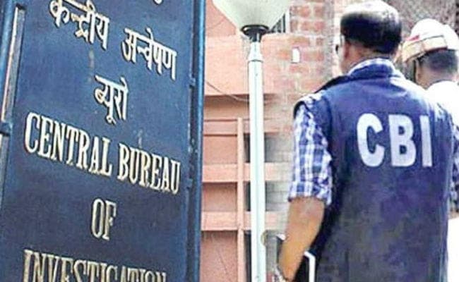 शिकंजाl सीबीआइ ने कपड़ा कारोबारी दंपती के ठिकानों पर मारे छापे