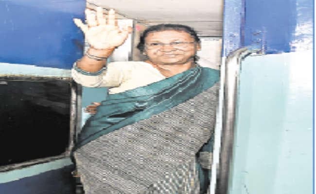 राज्यपाल ट्रेन से गयीं दुमका