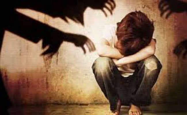 किशोर के यौन शोषण का आरोपी हिरासत में