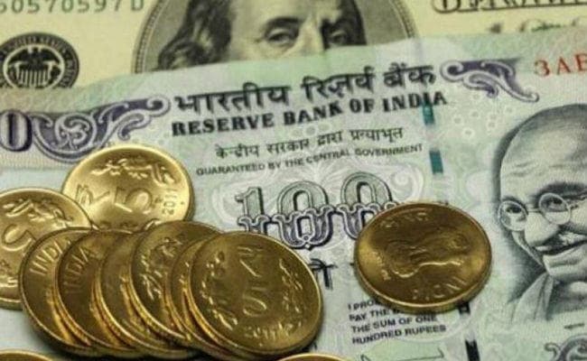 रुपये में 43 पैसे की गिरावट, जानें आम आदमी पर क्या होगा असर