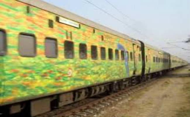 आसनसोल में दुरंतो एक्सप्रेस का ठहराव