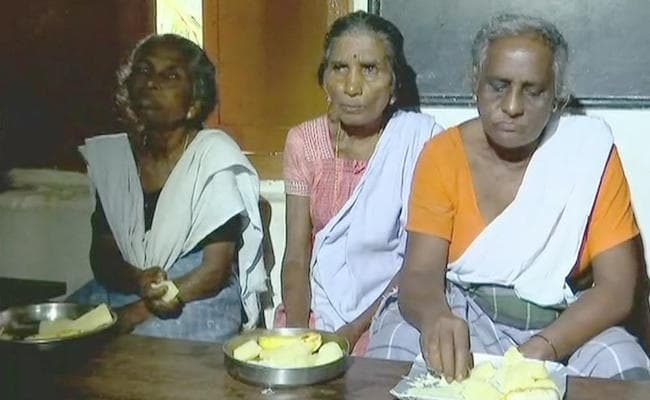 केरल में बाढ़ के कहर से निपटने के लिए सामने आये कई राज्य