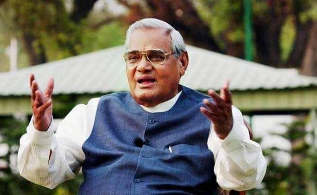 Kolkata : कल कोलकाता आयेंगी अटलजी की अस्थियां