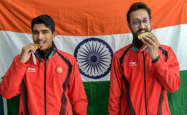 16 साल के सौरभ ने भारत को दिलाया तीसरा स्वर्ण, ‘बेरोजगार'' राजपूत ने जीता चांदी