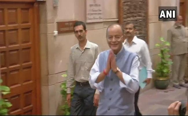 अरुण जेटली ने वित्तमंत्री के रूप में संभाला कामकाज