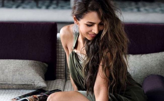 BIRTHDAY: फिटनेस के मामले में बॉलीवुड एक्ट्रेसेस को कड़ी टक्कर दे रही हैं मलाइका अरोड़ा, देखें तसवीरें...