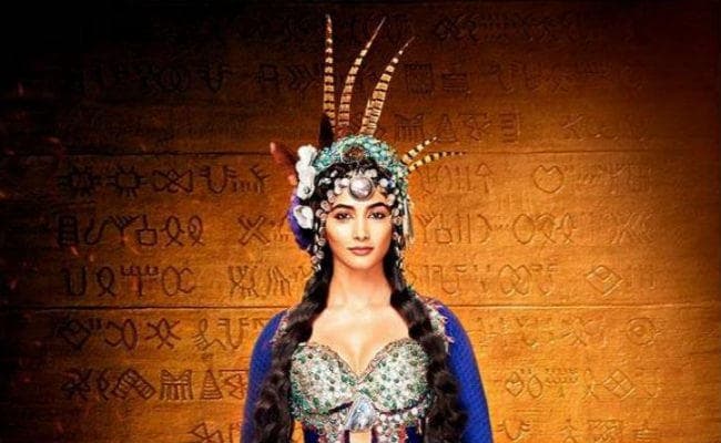 Mohenjo Daro गर्ल पूजा हेगड़े इस बॉलीवुड फिल्ममेकर के साथ करना चाहती हैं काम…!