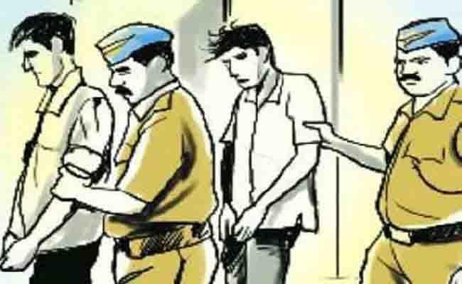 सीमावर्ती इलाके से 15 बांग्लादेशी गिरफ्तार