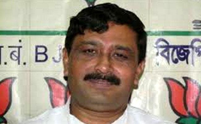 कोलकाता : राहुल ने तृणमूल व वामपंथियों पर निशाना साधा