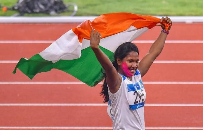 IN PICS: स्वप्ना एशियाई खेलों में हेप्टाथलन में स्वर्ण जीतने वाली पहली भारतीय बनी