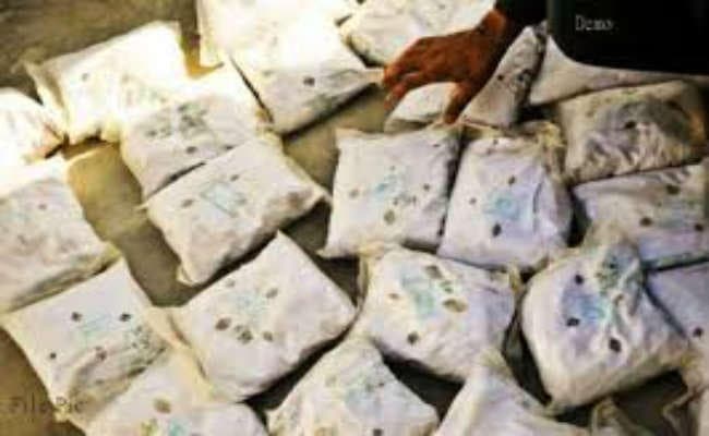 बीएसएफ जवानों ने जब्त किया कच्चा अफीम व गांजा