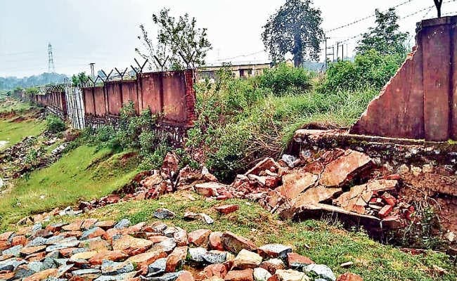 रांची : मेगा फूड पार्क के कर्मचारियों ने काम छोड़ा, लटका ताला