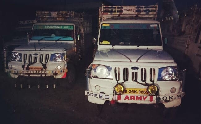 बरकट्ठा : गोरहर पुलिस ने पांच पीकअप गाड़ी में लदे 58 मवेशी को किया जप्त, बाद में छोड़ा