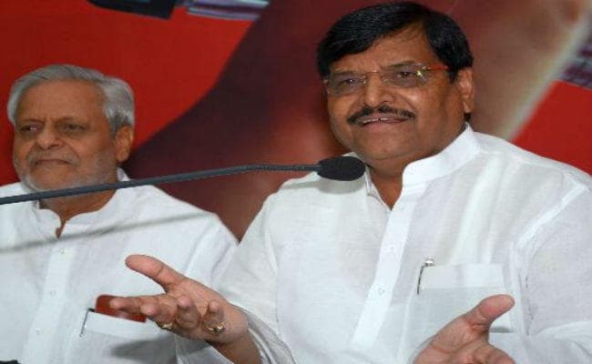 शिवपाल ने बदली पहचान, खुद को सपा नहीं सेकुलर मोर्चे का नेता बताया