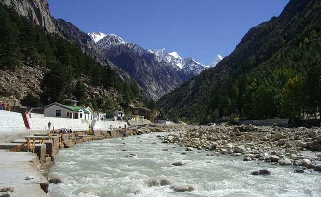 उत्तराखण्ड : गंगोत्री के पास सड़क दुर्घटना में 13 लोगों की मौत