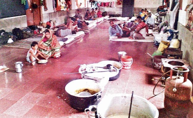 टीएमसी से प्रताड़ित पुरूलिया के 70 भाजपा प्रतिनिधियों ने छोड़ा घर-बार, सूर्य मंदिर में लिये हुए हैं शरण