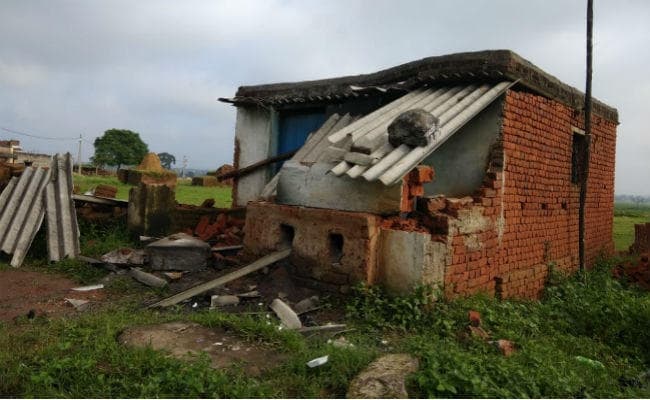 बोकारो : लुगु की तलहटी गांवों में दर्जनों की संख्या में हाथियों ने बरपाया कहर, घरों को किया ध्वस्त, फसलों को रौंदा
