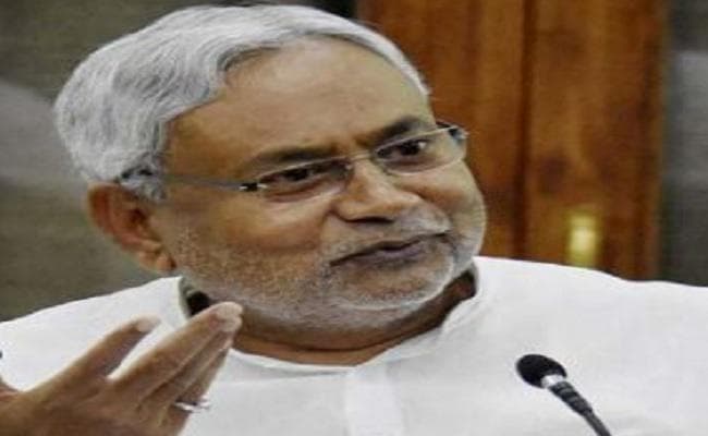 शिक्षक दिवस : मुख्यमंत्री नीतीश कुमार ने शिक्षकों को दी बधाई व शुभकामनाएं